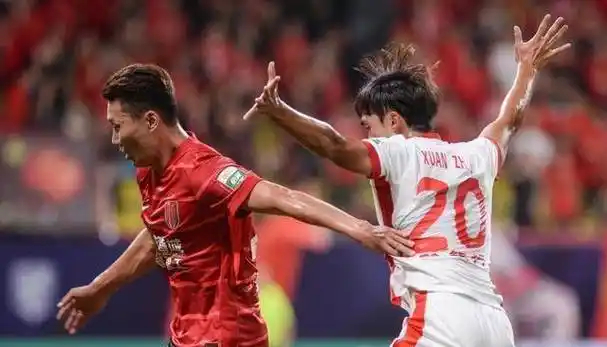 中超积分榜武汉三镇主场2-5输球，河南4场拿10分排名第十